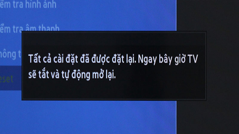 Tivi sẽ khởi động lại